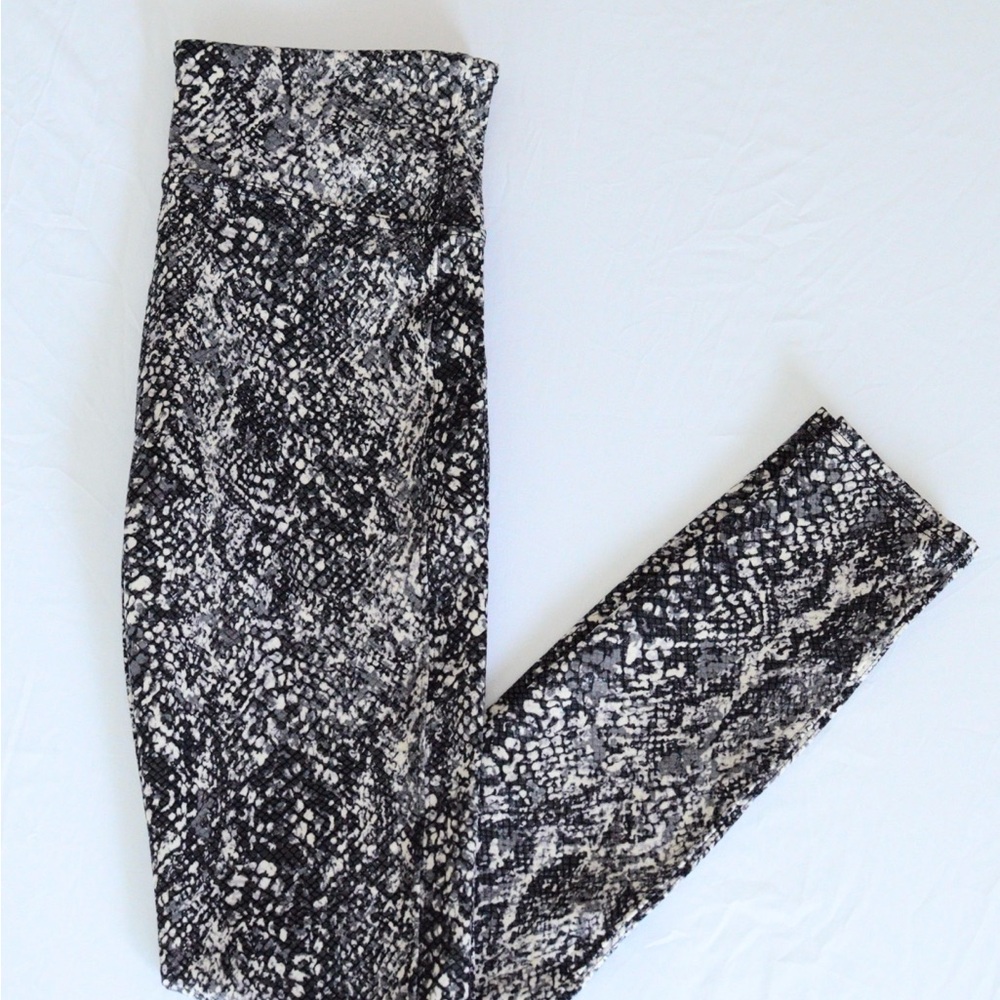 Spanx ~ Size M ~ Like New